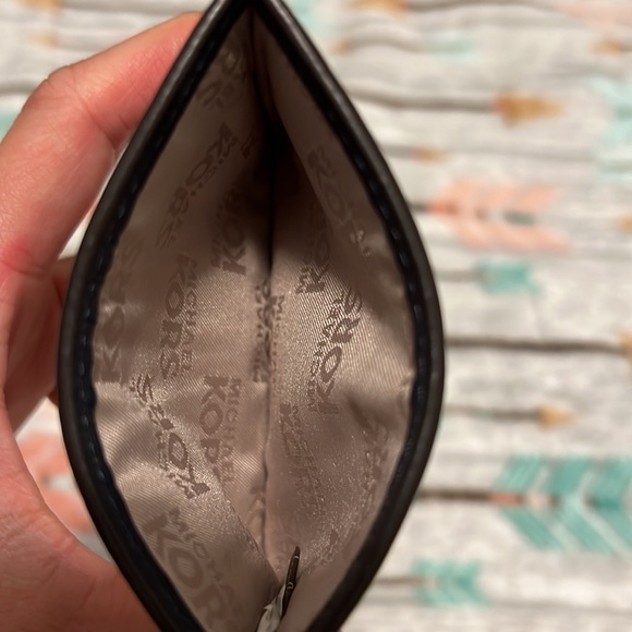 Michael Kors Cardholder - Picture 3 of 3